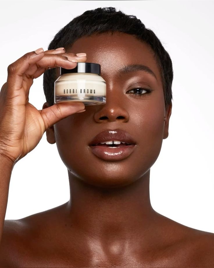 Makeup brand editorial — tile 5
