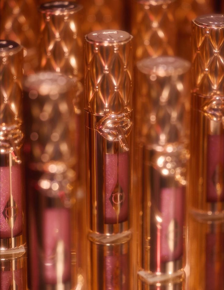 Charlotte Tilbury Collagen Lip Oil macro detail
