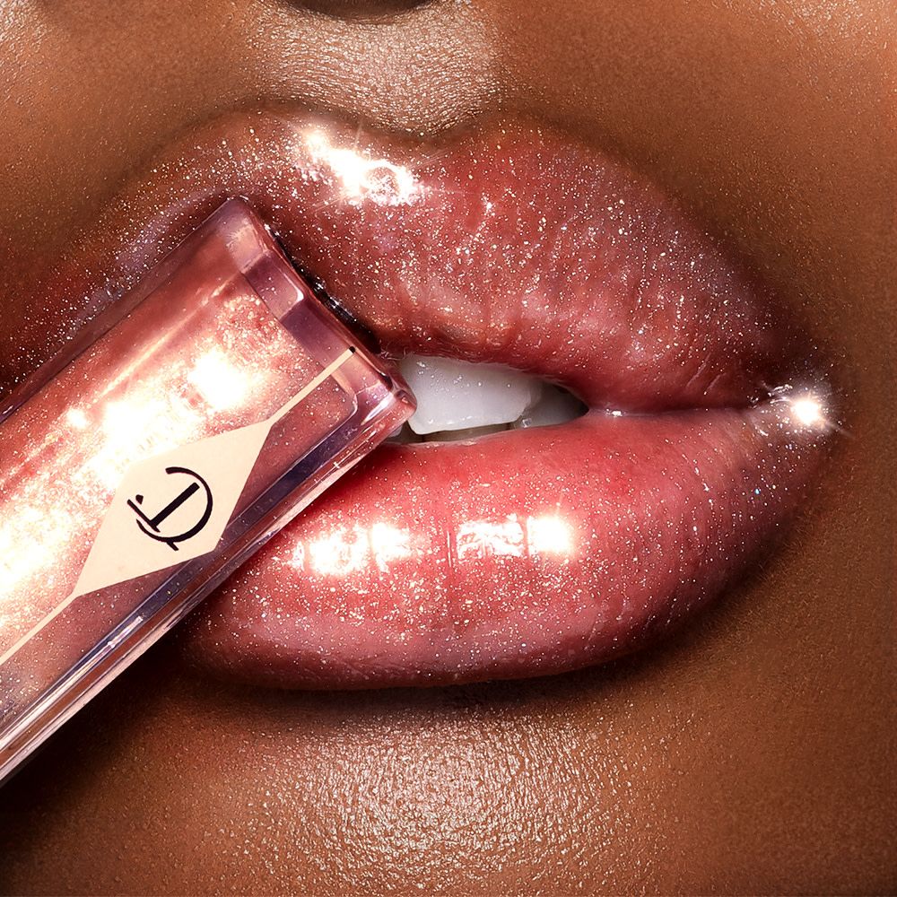 Charlotte Tilbury glossy lip macro