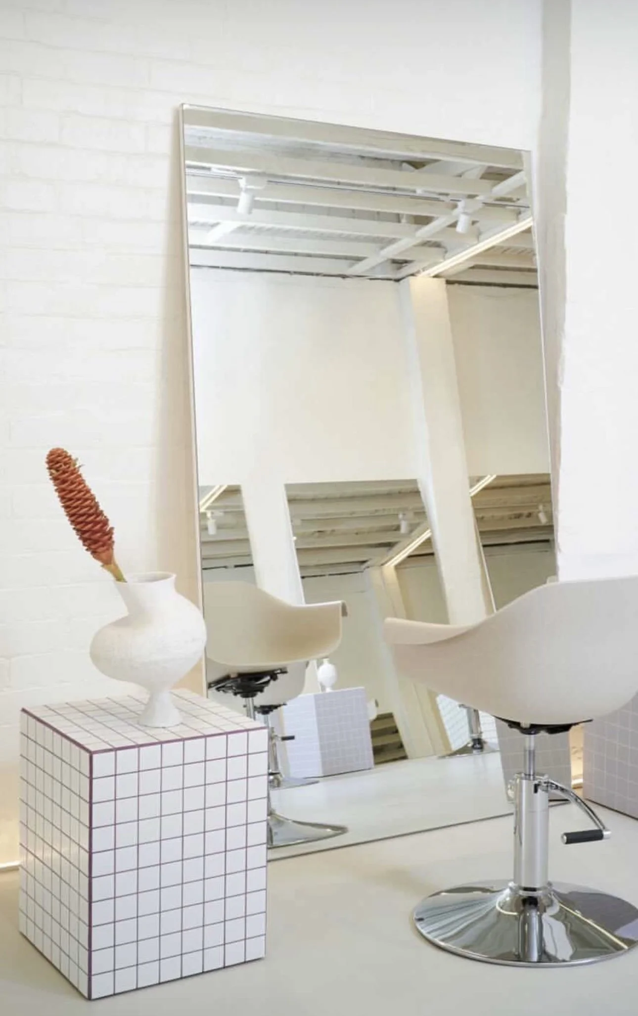 Everyday Salon interior mirror chairs
