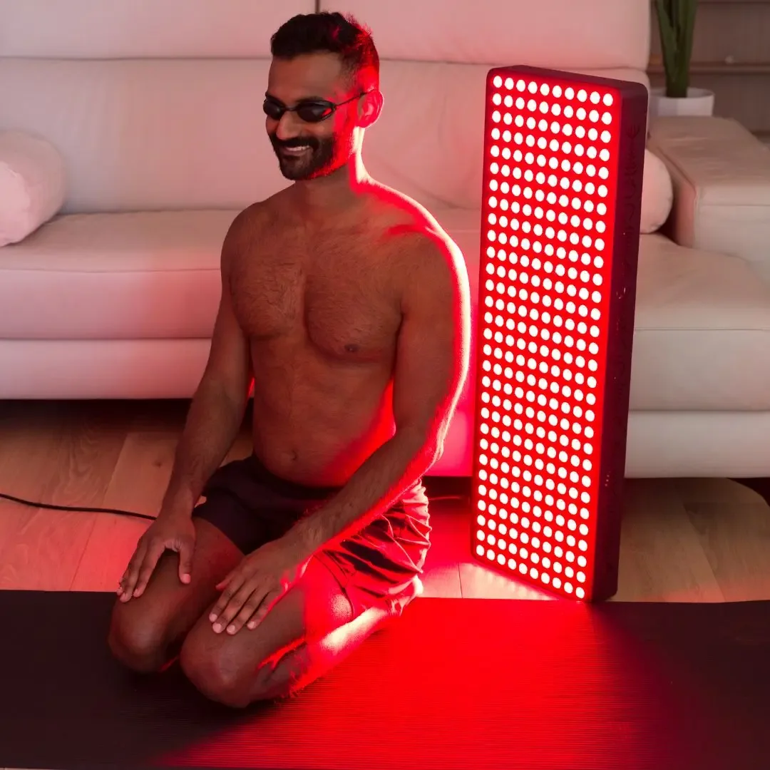 BON CHARGE Max red light therapy panel, reviewed by GLOW